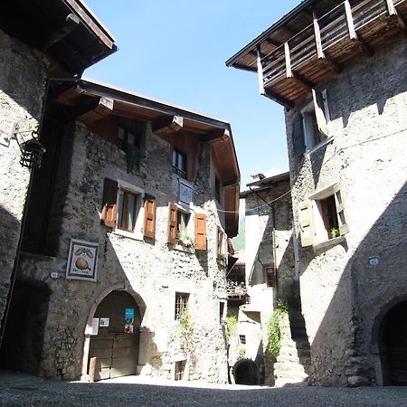 La Piazzetta Di Canale B&B Tenno Buitenkant foto