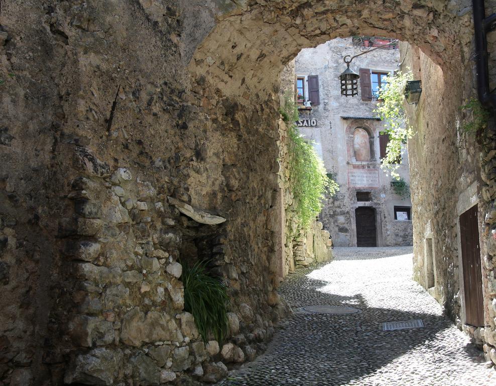 La Piazzetta Di Canale B&B Tenno Buitenkant foto