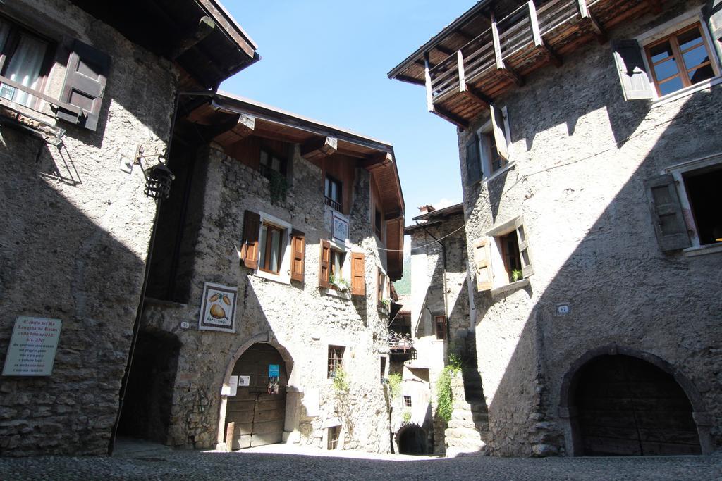 La Piazzetta Di Canale B&B Tenno Buitenkant foto