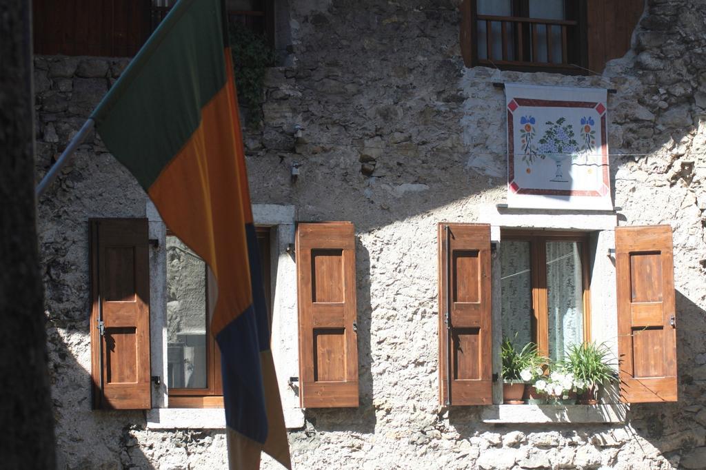 La Piazzetta Di Canale B&B Tenno Buitenkant foto