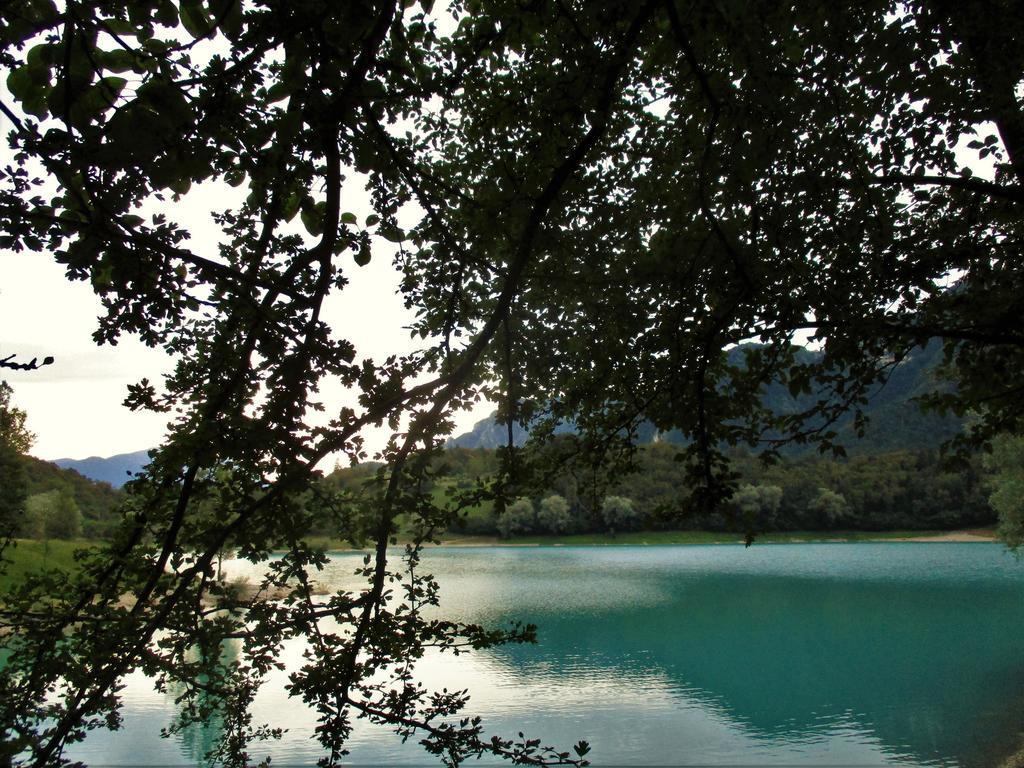 La Piazzetta Di Canale B&B Tenno Buitenkant foto