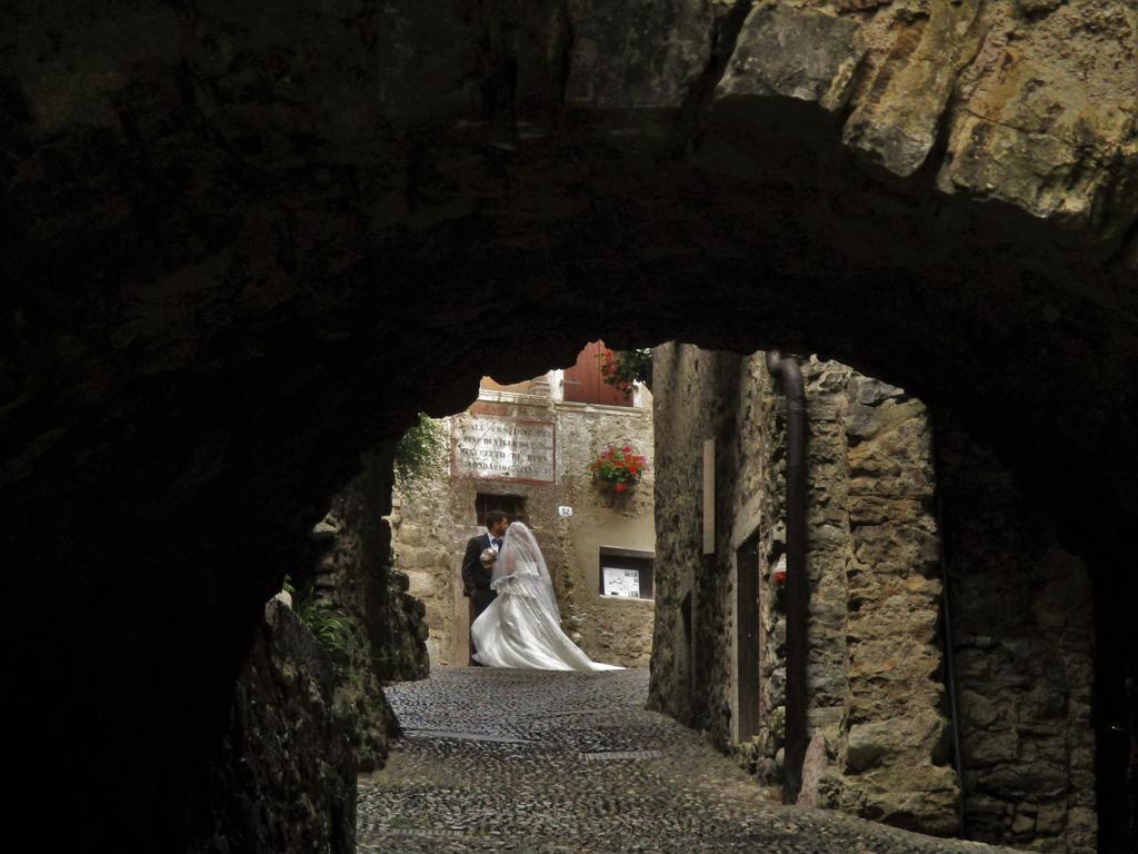 La Piazzetta Di Canale B&B Tenno Buitenkant foto